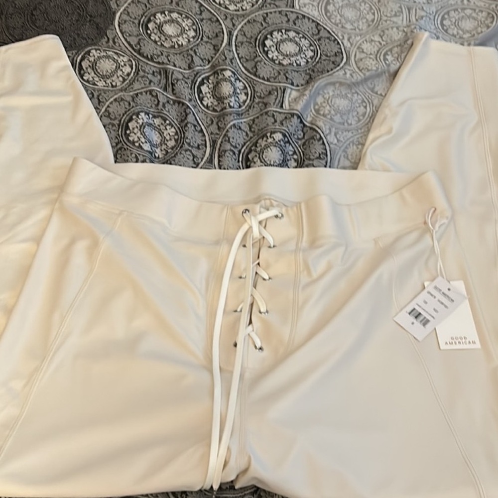 NWT Good American Bombshell Leggings in Ivory with Lace Up Fly in 6 (3X) - Picture 9 of 10